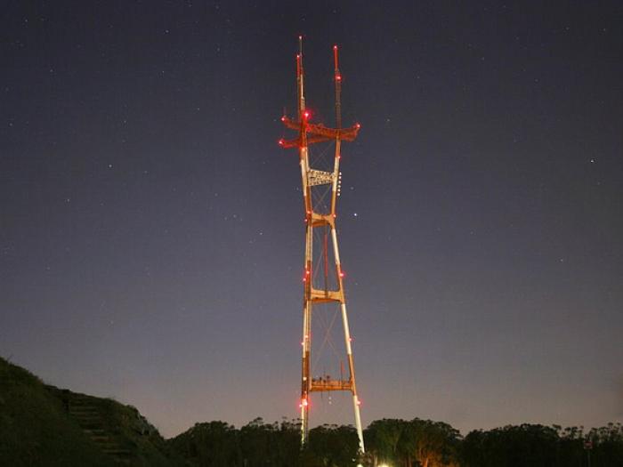 Sutro Tower at night photo by Javi Velazquez / Flickr CC BY-NC-SA 2.0